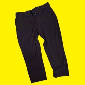LULULEMON black joggers 8